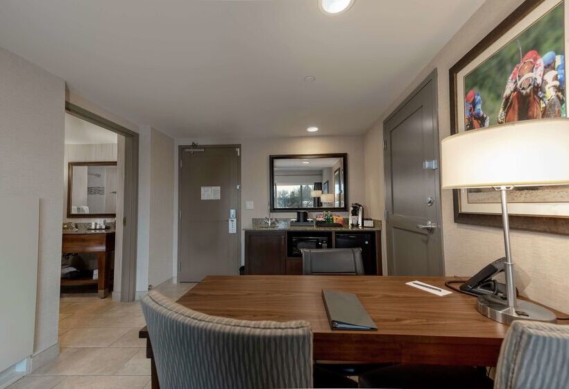 호텔 Embassy Suites Saratoga Springs