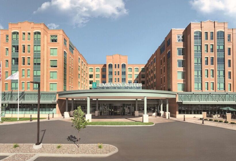 호텔 Embassy Suites Saratoga Springs