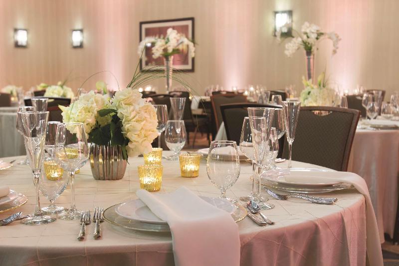 호텔 Embassy Suites Saratoga Springs