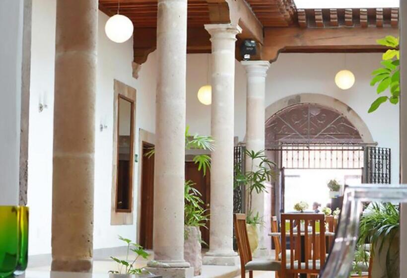 호텔 Expres By Hosting House