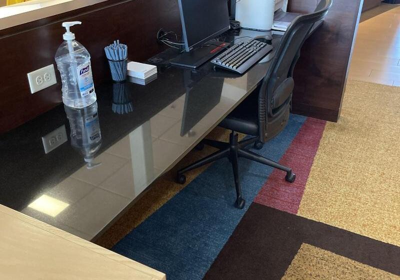 فندق Fairfield Inn & Suites By Marriott East Grand Forks