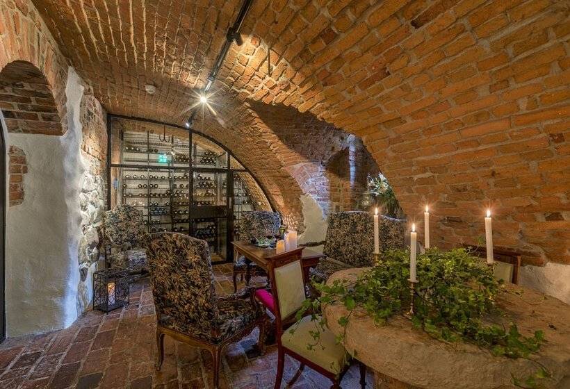 酒店 Gripsholms Värdshus