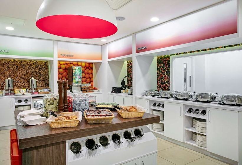 בית מלון כפרי Hampton By Hilton Bristol City Centre