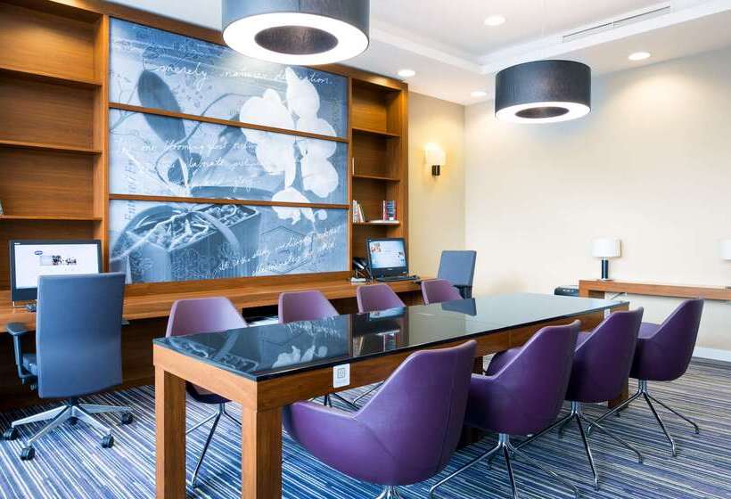 Отель Hampton By Hilton Krakow