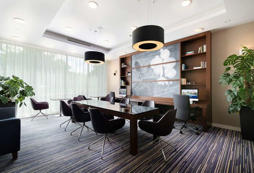 Отель Hampton By Hilton Krakow