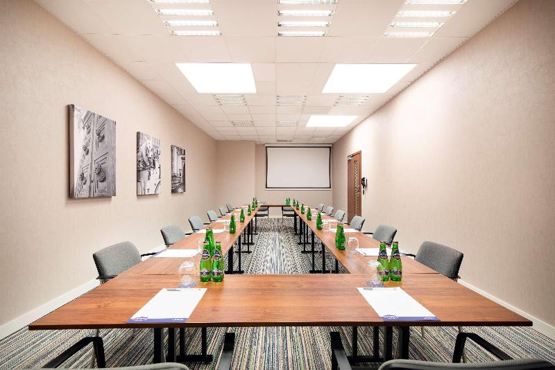 Отель Hampton By Hilton Krakow