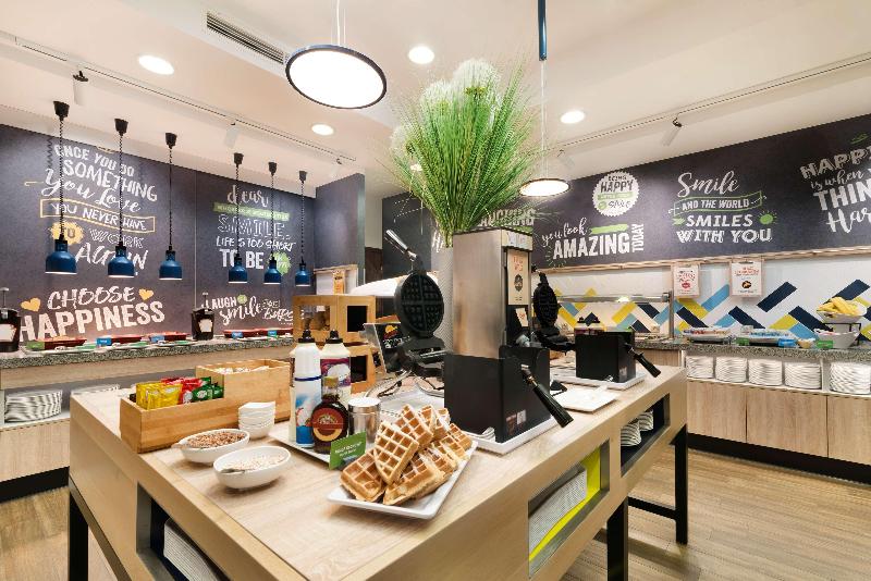 Отель Hampton By Hilton Krakow