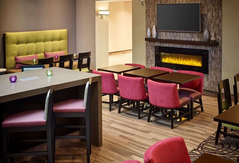 فندق Hampton Inn By Hilton Timmins