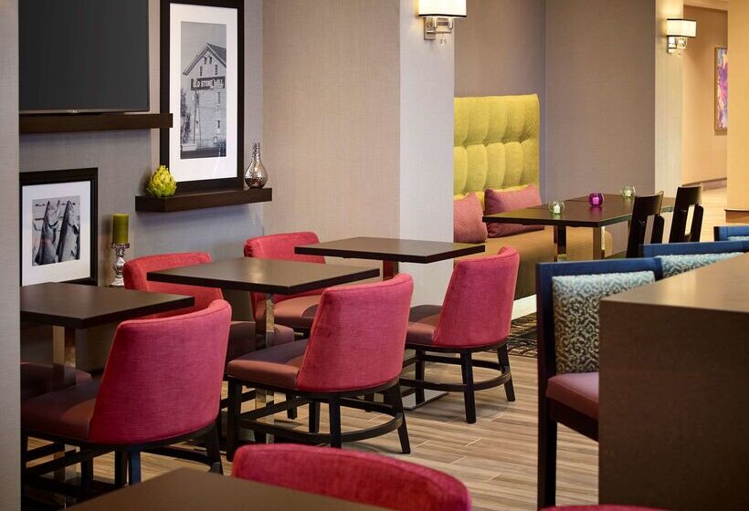 فندق Hampton Inn By Hilton Timmins