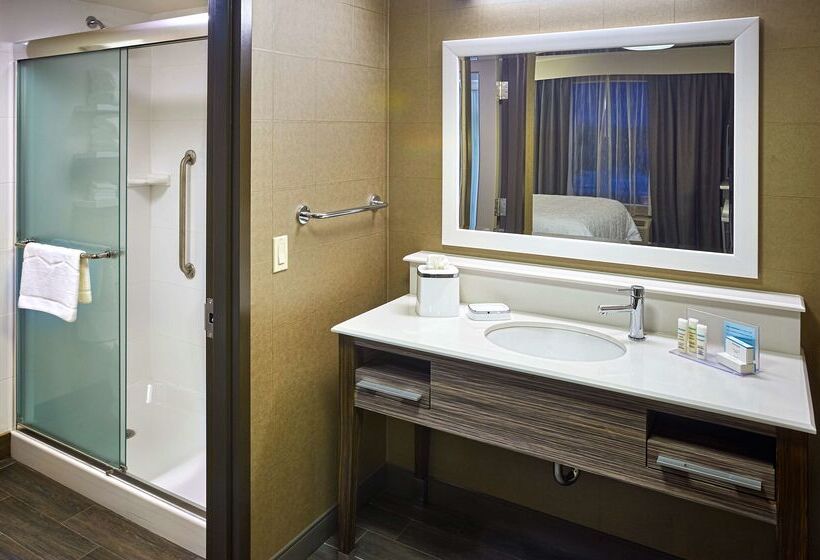 فندق Hampton Inn By Hilton Timmins