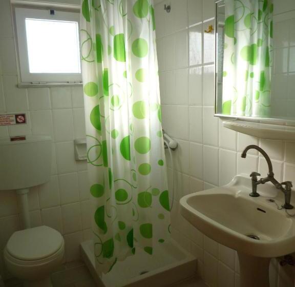 בית מלון כפרי Haris Apartments