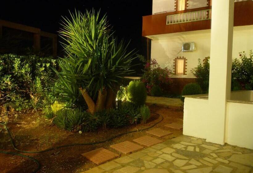 בית מלון כפרי Haris Apartments