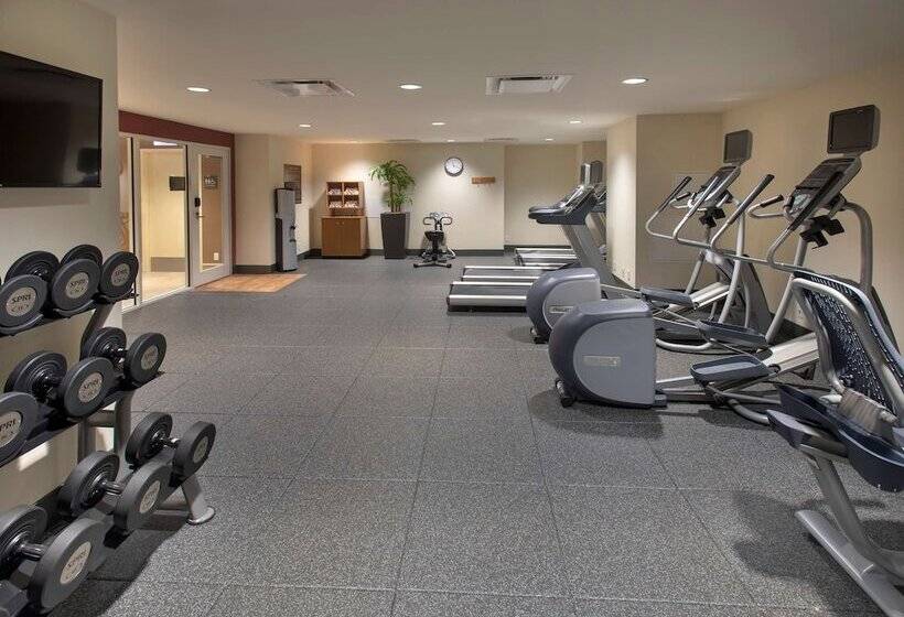 هتل Hilton Garden Inn Chicago Downtown Riverwalk