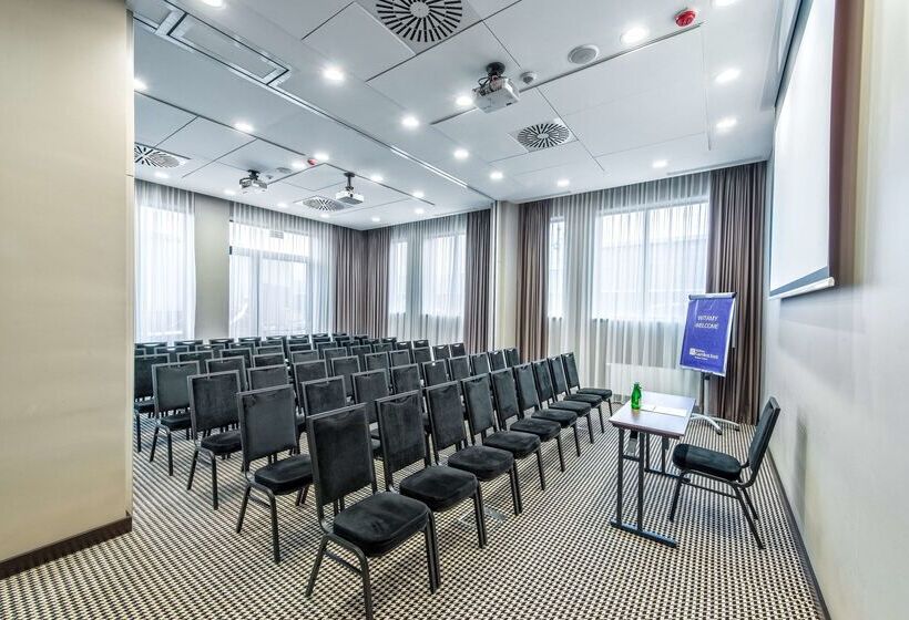 Отель Hilton Garden Inn Krakow Airport