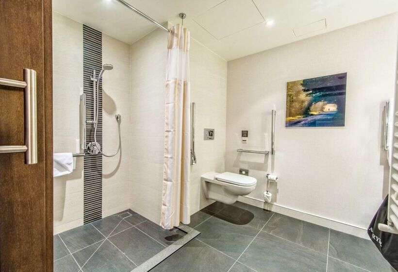 Отель Hilton Garden Inn Krakow Airport