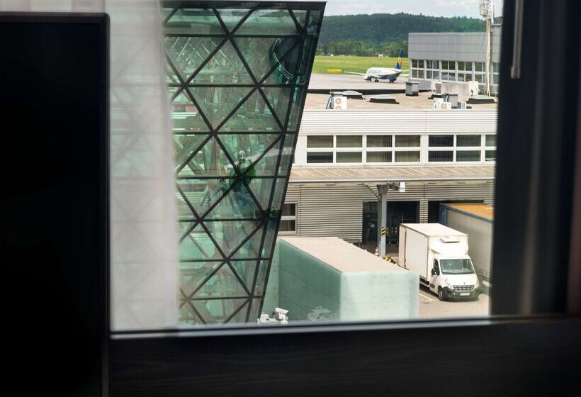 Отель Hilton Garden Inn Krakow Airport