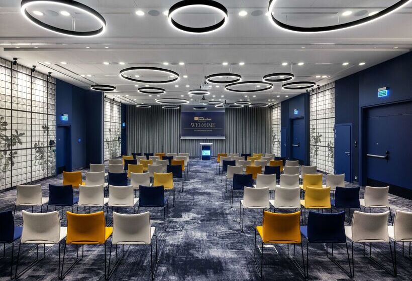 Отель Hilton Garden Inn Krakow Airport