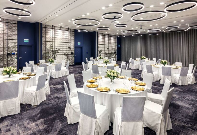 Отель Hilton Garden Inn Krakow Airport