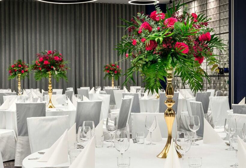 Отель Hilton Garden Inn Krakow Airport