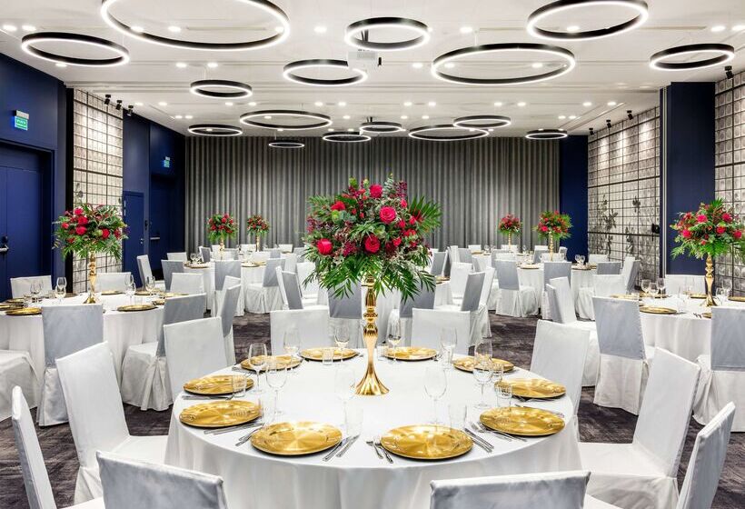 Отель Hilton Garden Inn Krakow Airport