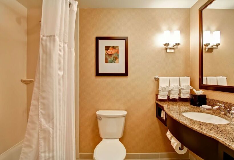 فندق Hilton Garden Inn Woodbridge