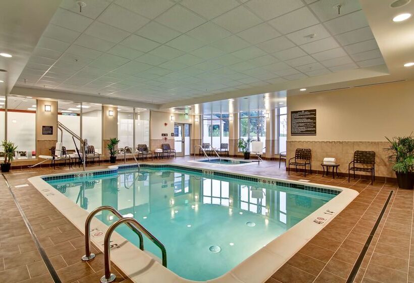 فندق Hilton Garden Inn Woodbridge