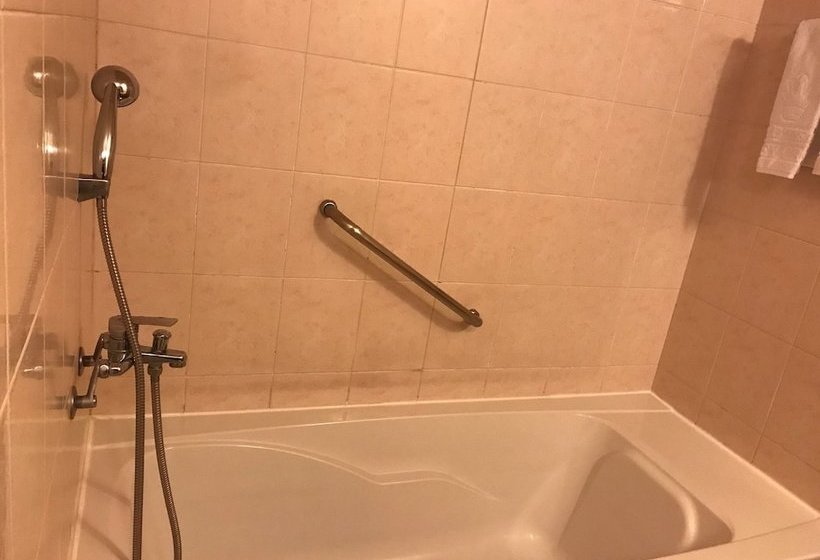 Отель Jeju Honeycrown