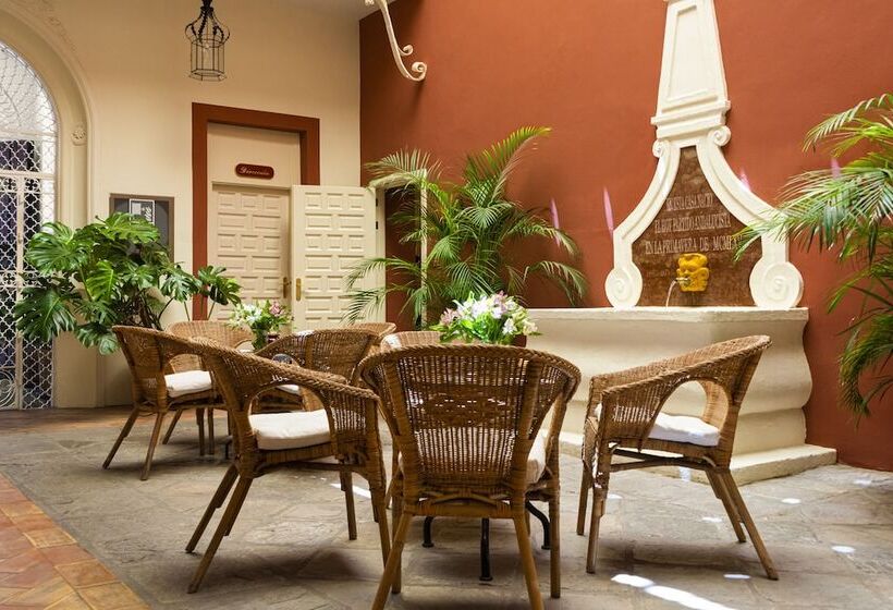 هتل Las Casas De El Arenal