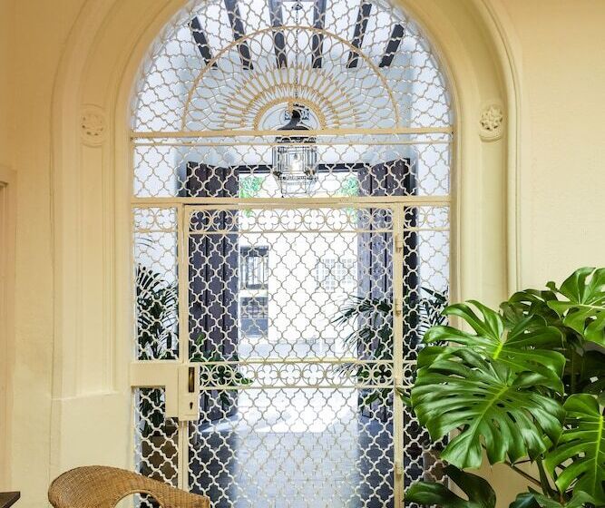 هتل Las Casas De El Arenal