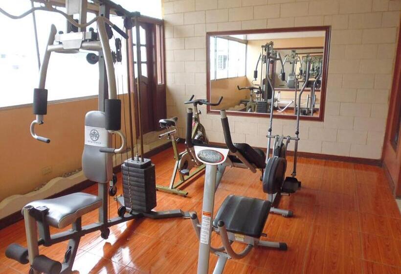 فندق Malecon Inn