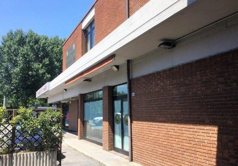 هتل Marco Polo Self Check In