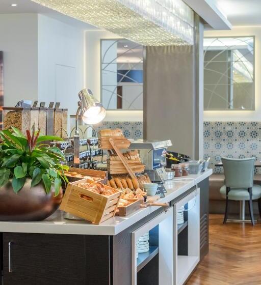 Отель Mercure Edinburgh Haymarket