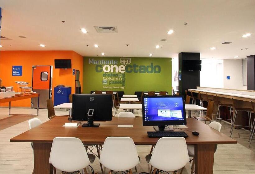 호텔 One Periferico Sur