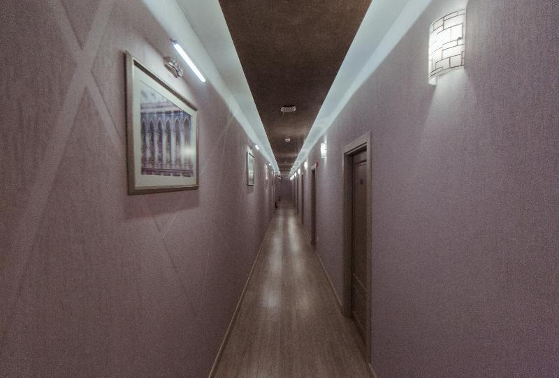 هتل Passage Boutique