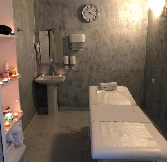 هتل Passage Boutique