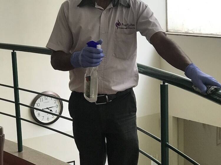 فندق Pearlsuites