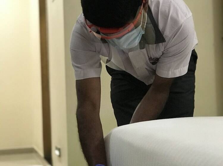 فندق Pearlsuites