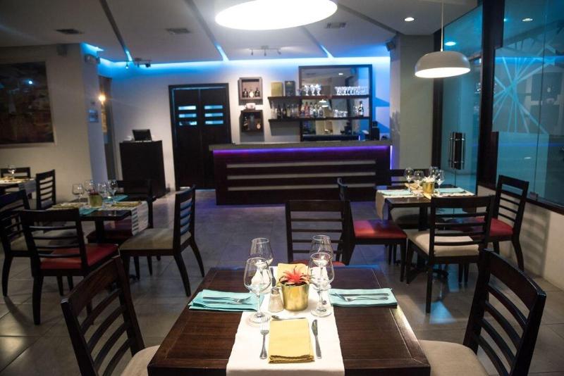 هتل Perla Spondylus