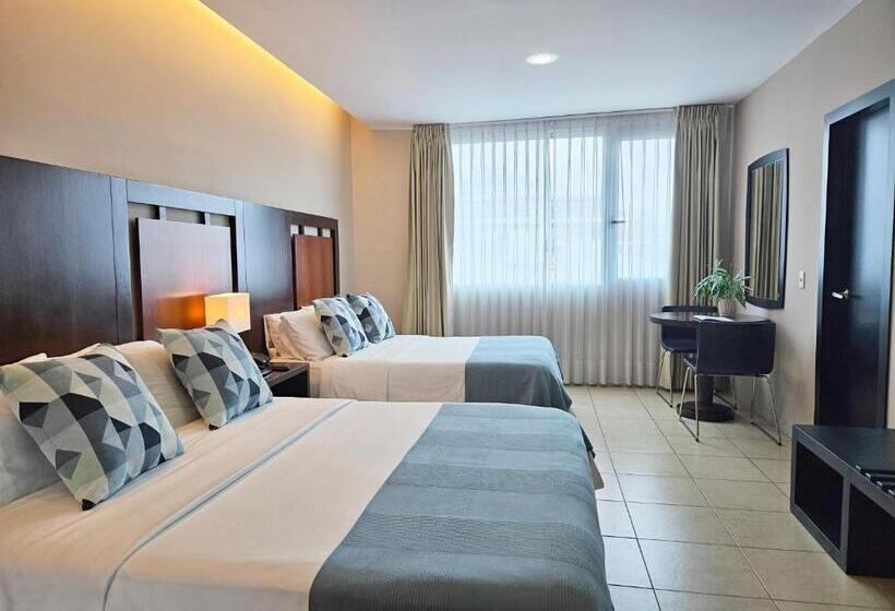 هتل Perla Spondylus