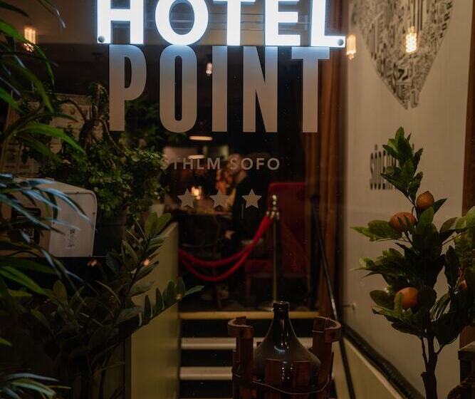 فندق Point