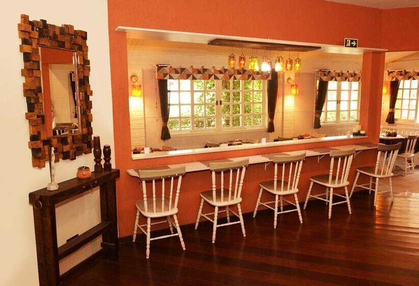 Отель Pousada Do Anhangava