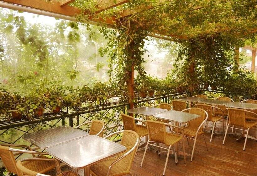 Отель Pousada Do Anhangava