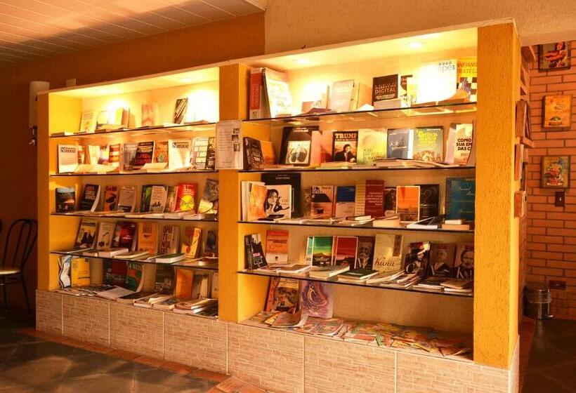 Отель Pousada Do Anhangava