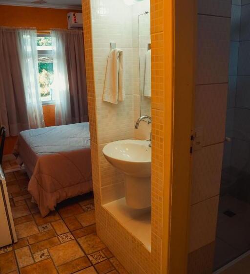 Отель Pousada Do Anhangava