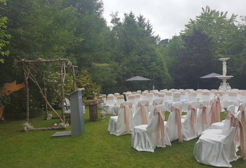 Отель Racket Hall Country House