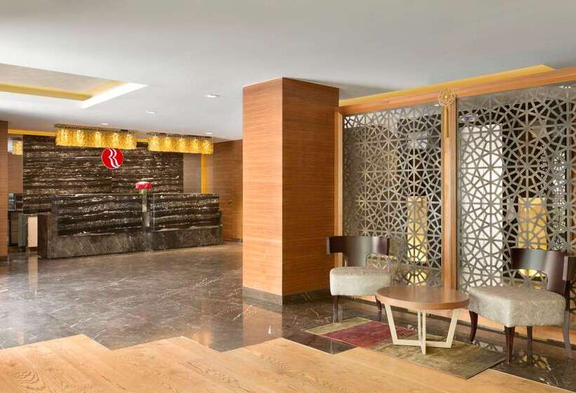 בית מלון כפרי Ramada By Wyndham Gemli̇k