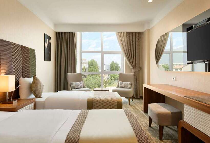 בית מלון כפרי Ramada By Wyndham Gemli̇k