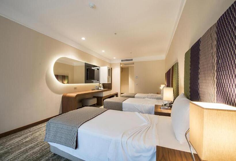 בית מלון כפרי Ramada By Wyndham Gemli̇k