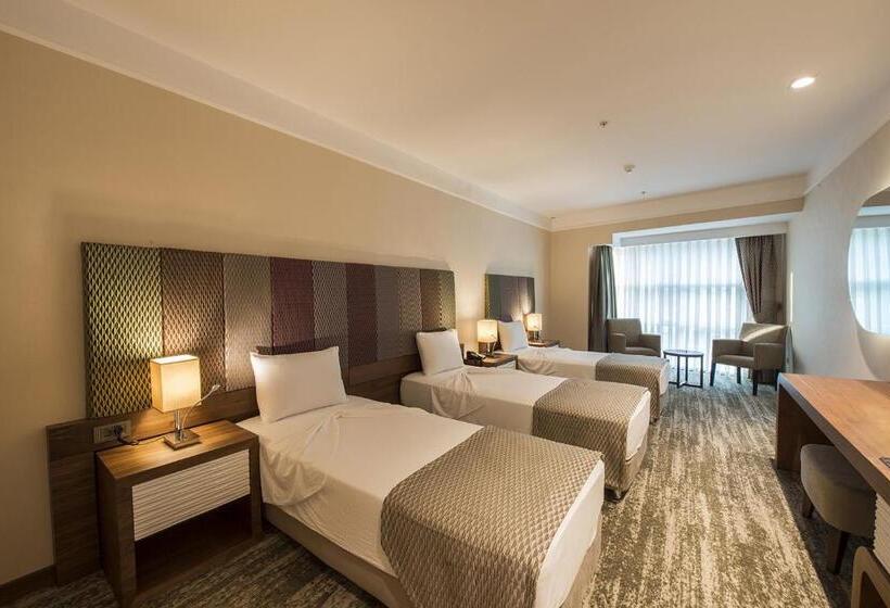 בית מלון כפרי Ramada By Wyndham Gemli̇k