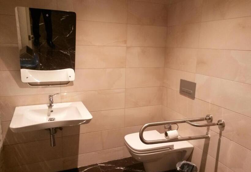 בית מלון כפרי Ramada By Wyndham Gemli̇k